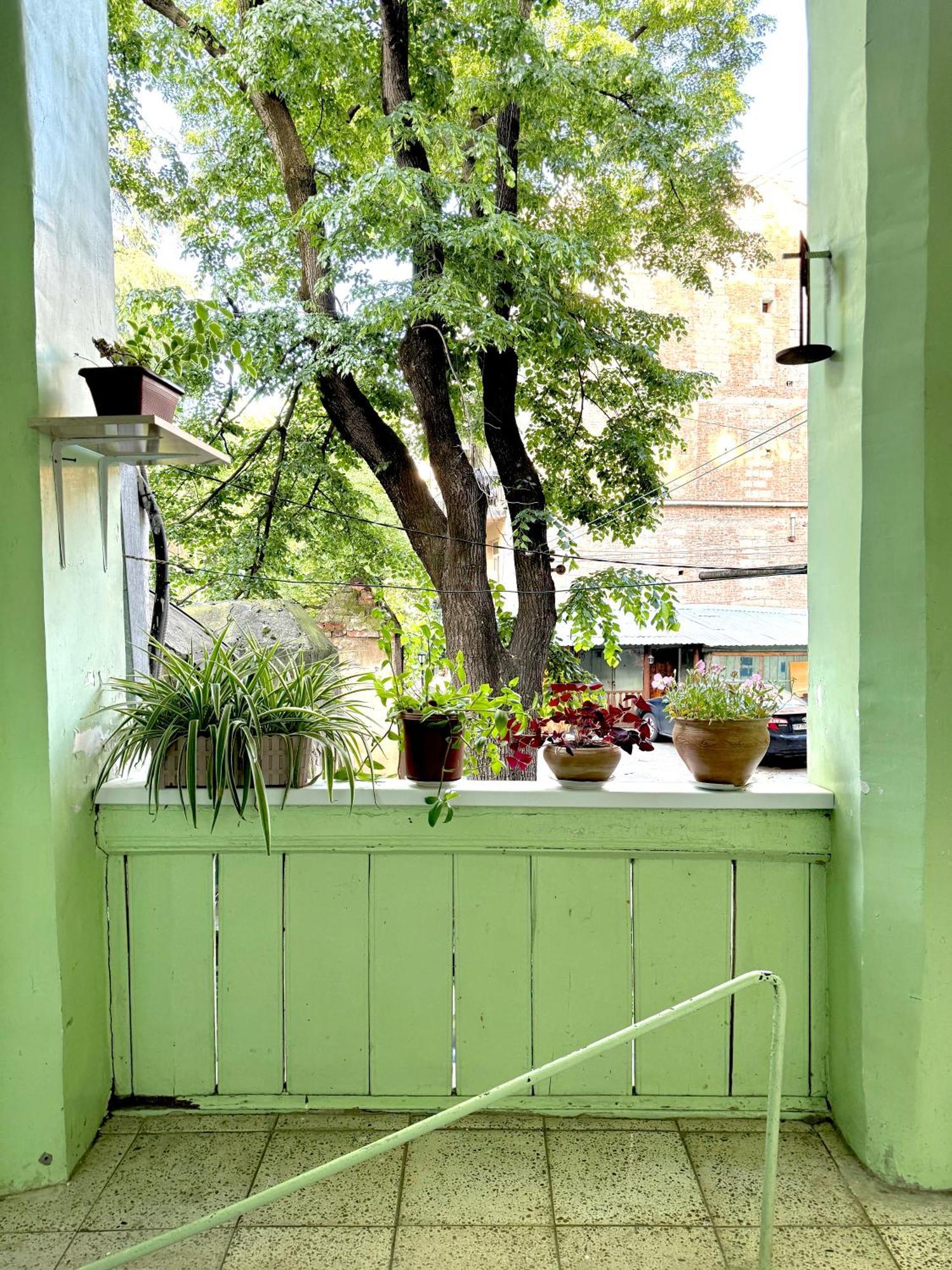 Authentic Old Tbilisi Apartment Exterior photo